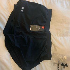Women’s Under Armour Shorts w/ spandex NEW